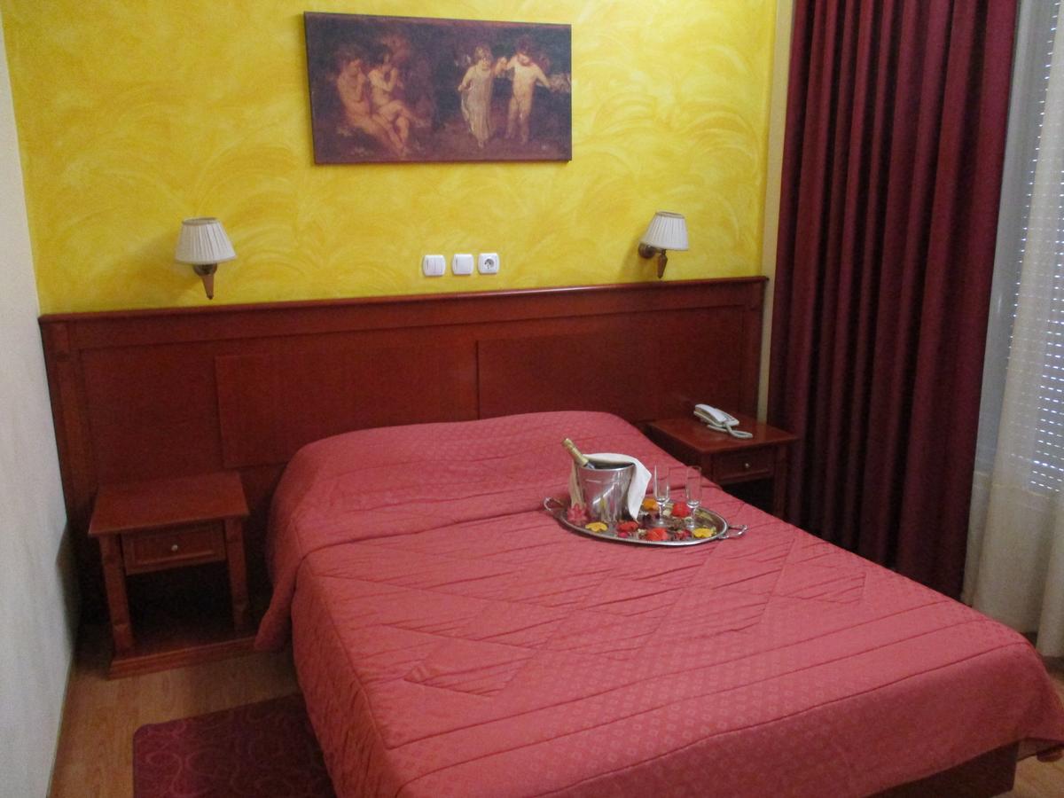 Hotel Delta Lamia Bagian luar foto